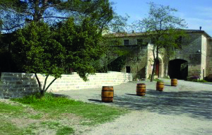 caveau-de-vente-guinand-coteaux-300x191